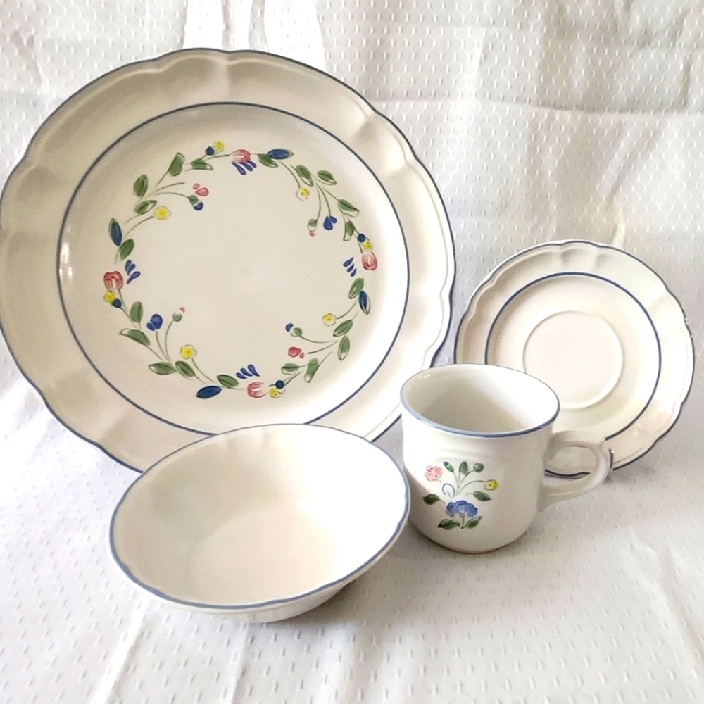 Floral Expressions Stoneware Dinnerware